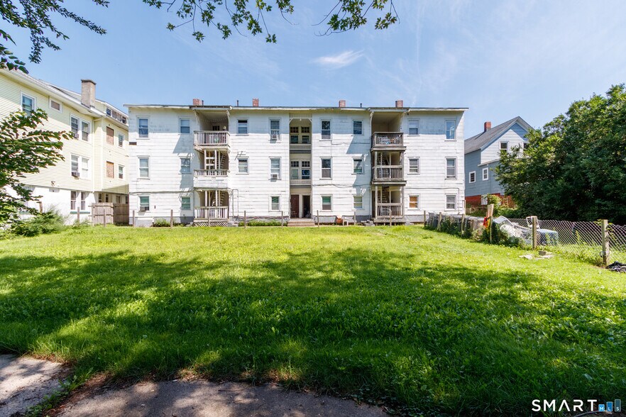 More Photos Of 80-82 Maple Ave, New London Apartments For Sale