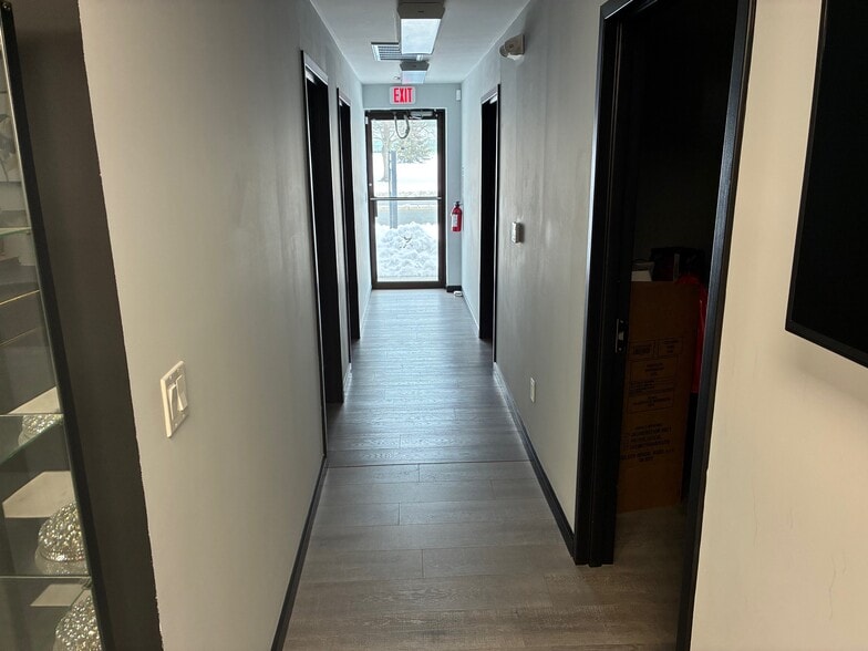 More Photos Of 245 Old Hook Rd, Westwood Office For Lease