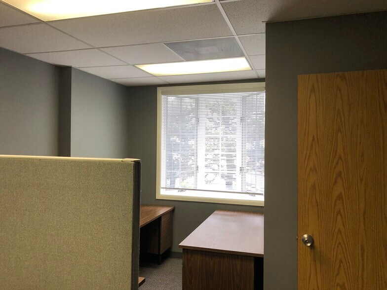 More Photos Of 271 US Highway 46, Fairfield Office For Lease