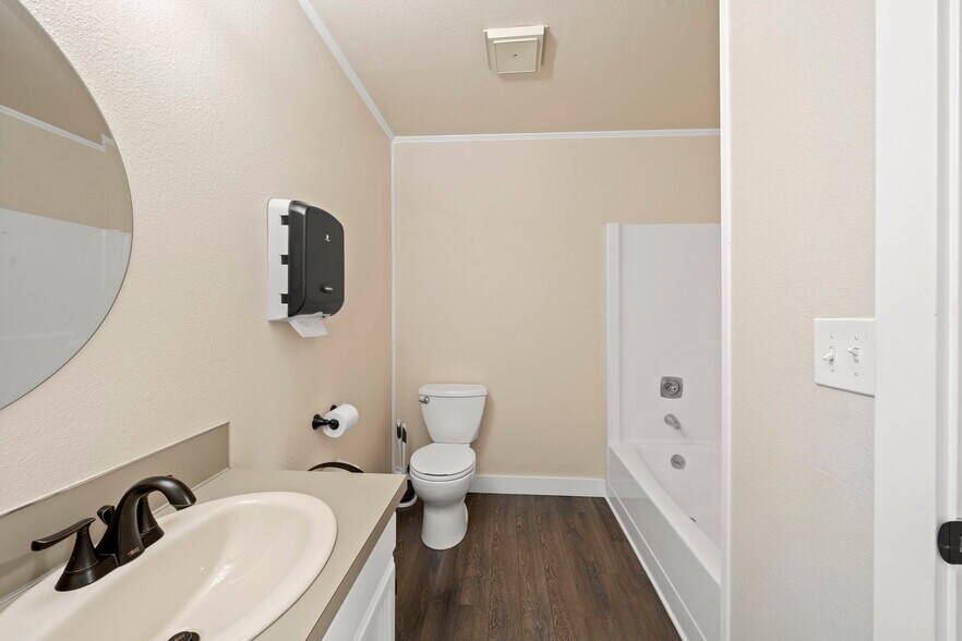 More Photos Of 3201 S 43rd St, Tacoma Specialty For Sale