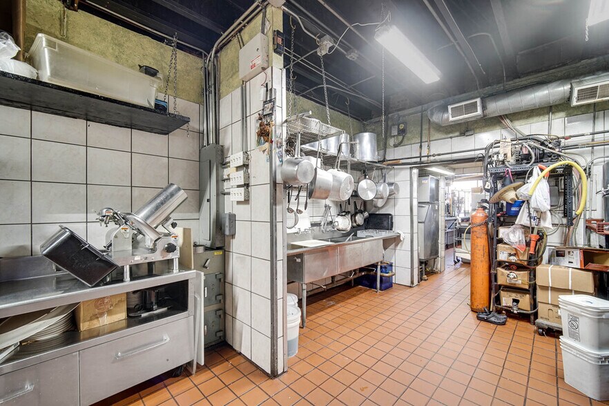 More Photos Of 6230 S Western Ave, Chicago Restaurant For Sale