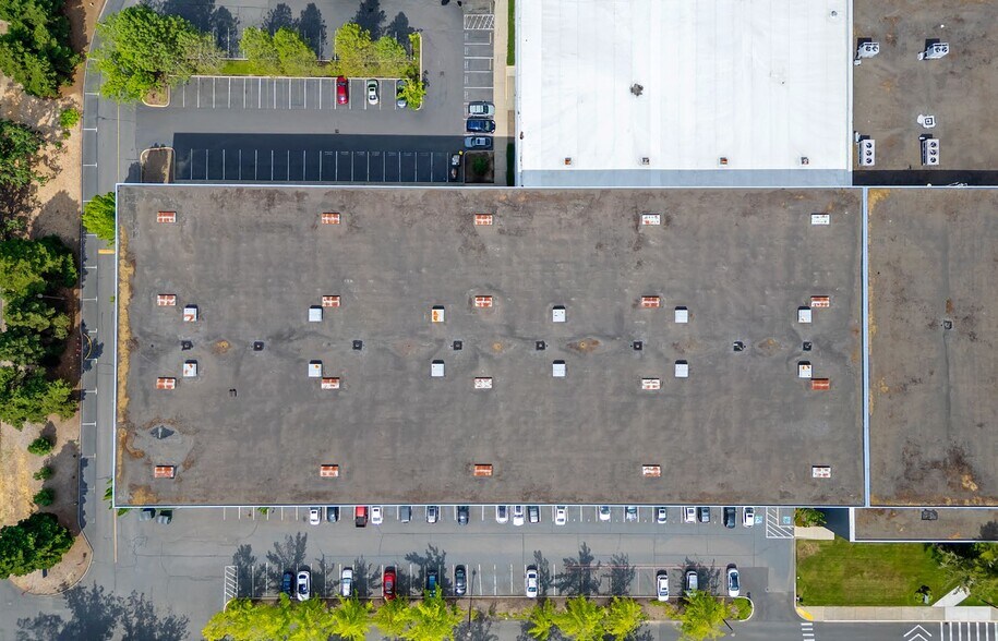 More Photos Of 14523 SW Millikan Way, Beaverton Light Distribution For Lease