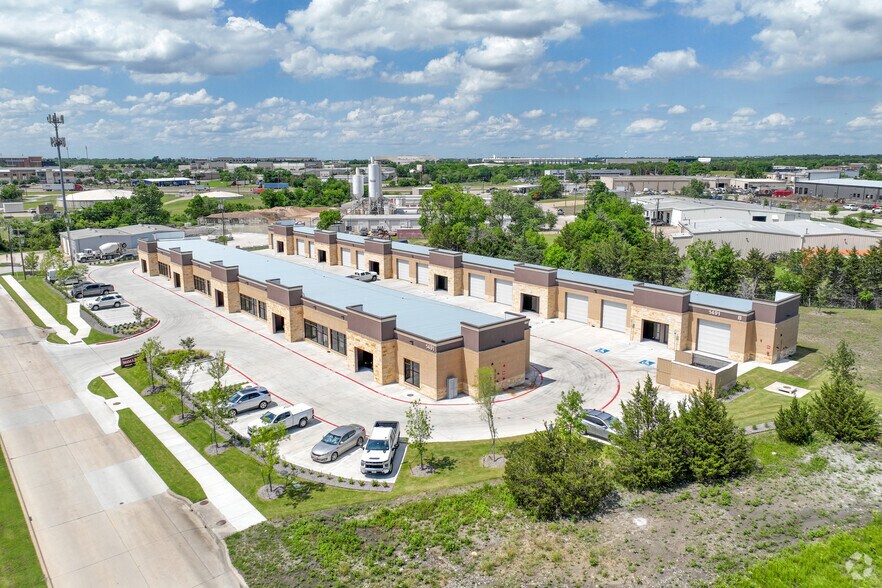 More Photos Of 1491 T L Townsend Dr, Rockwall Warehouse For Lease