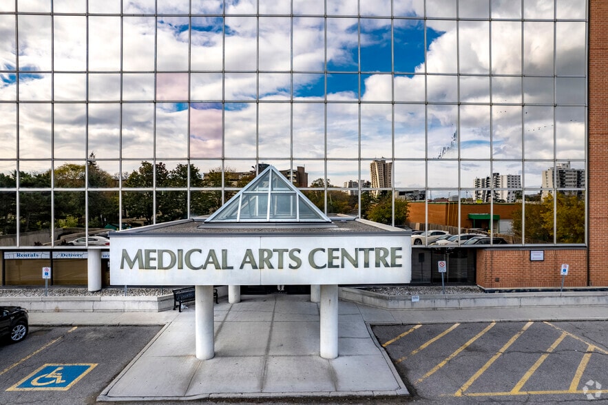 More Photos Of 71 King St W, Mississauga Medical For Lease