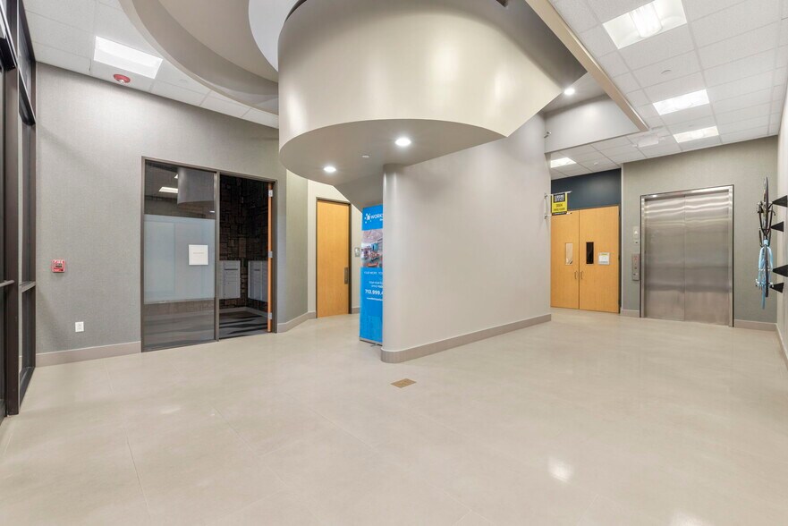 More Photos Of 1601 Industrial Blvd, Sugar Land Medical For Lease