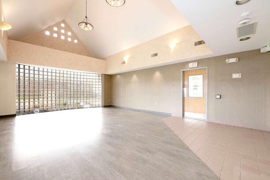 More Photos Of 12744 State Rd, North Royalton Medical For Lease