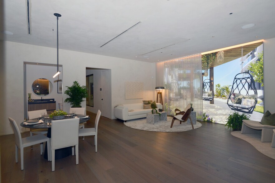 More Photos Of 13750 Biscayne Blvd, North Miami Beach Unknown For Lease