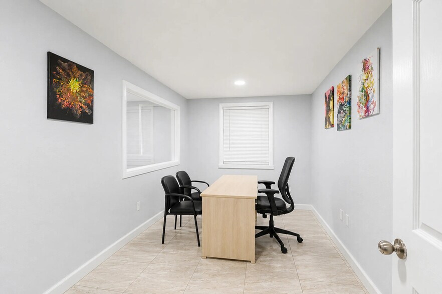 More Photos Of 4400 Middle Ave, Sarasota Warehouse For Sale
