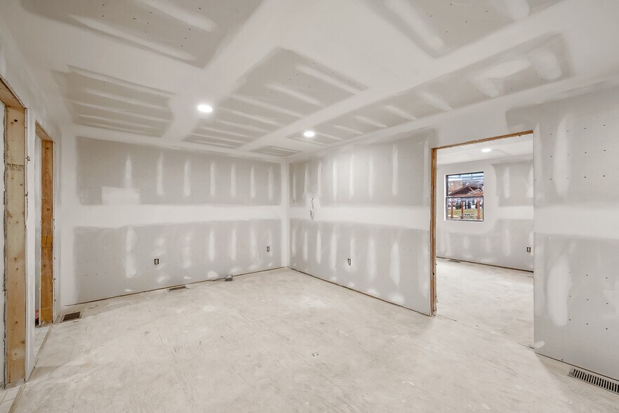 More Photos Of 114 W Church St, Marion Office Residential For Sale