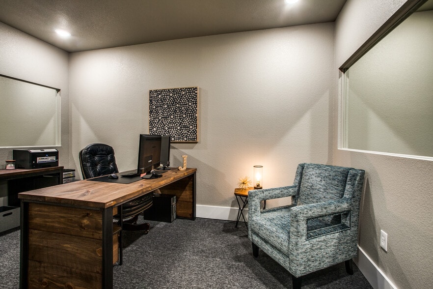 More Photos Of 1024 Halsell St, Bridgeport Storefront Retail Office For Sale