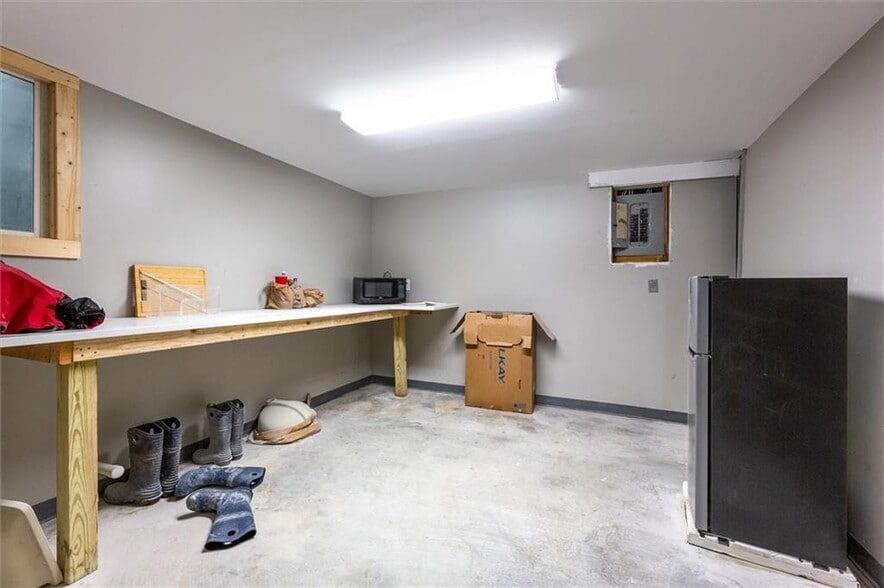 More Photos Of 306 US 123 Byp, Seneca Manufacturing For Lease