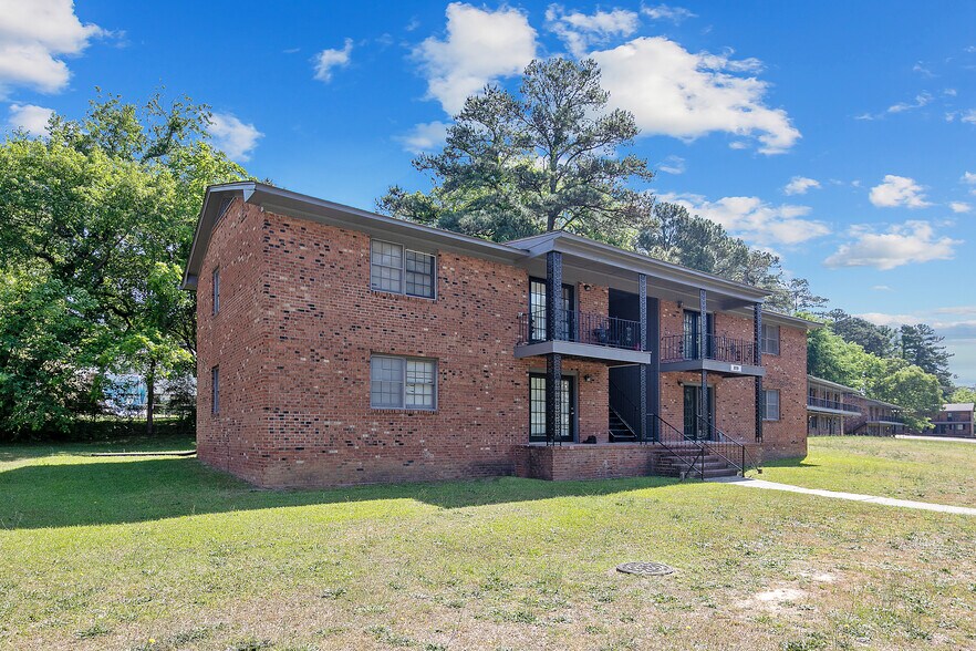 More Photos Of 817 Ridge Rd, Fayetteville Apartments For Sale