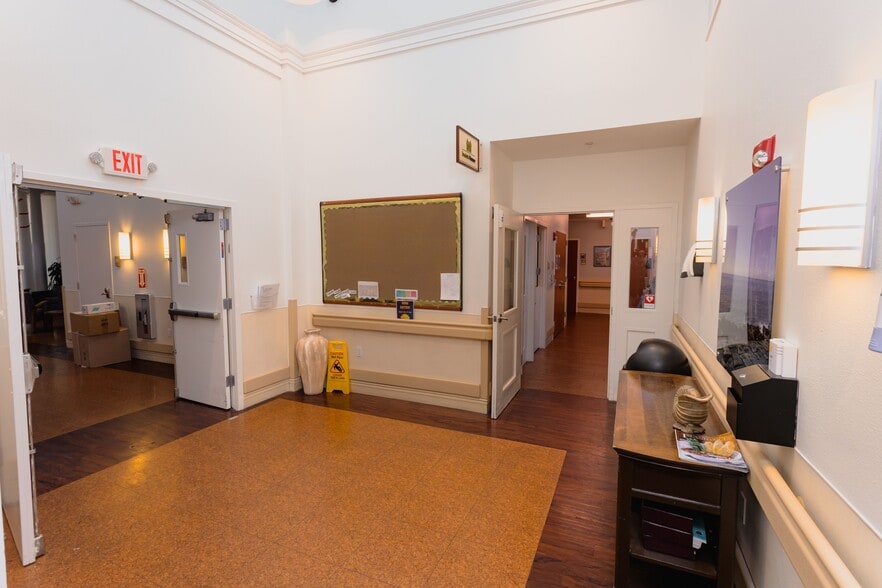 More Photos Of 6444 Central City Blvd, Galveston Rehabilitation Center For Sale