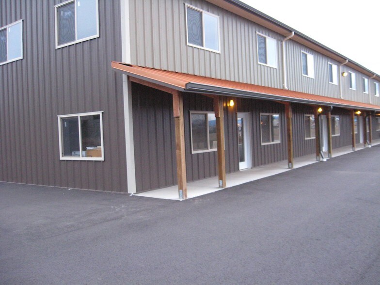 More Photos Of 2693 Delta Ring Rd, Ferndale Warehouse For Lease