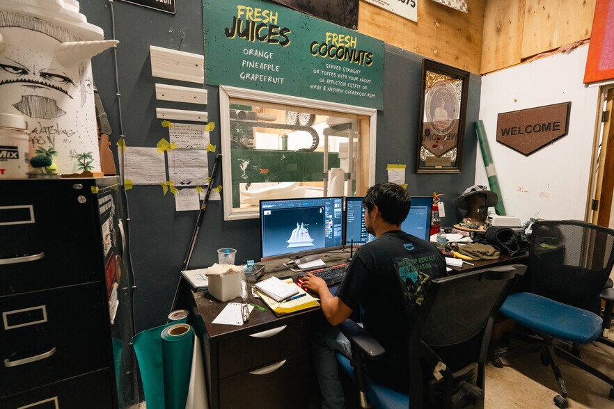 More Photos Of 1240 NW 74th St, Miami Warehouse For Sale