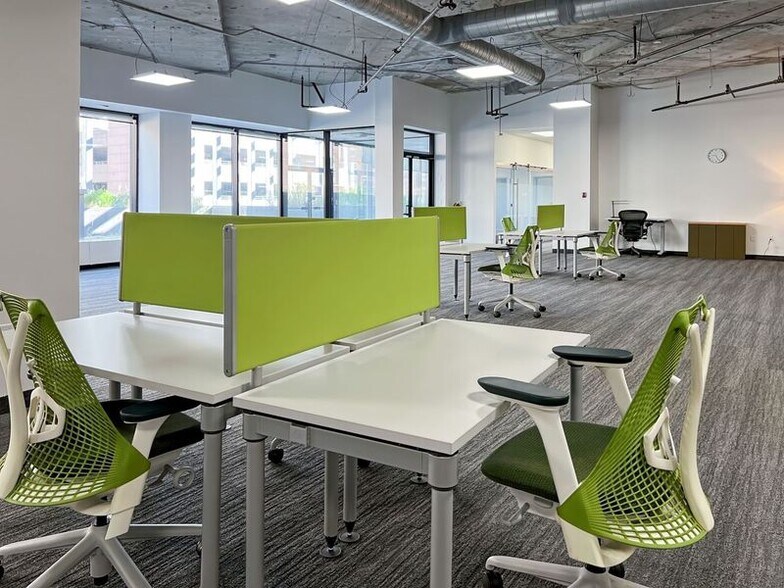 More Photos Of 1505 Barrington St, Halifax Coworking Space