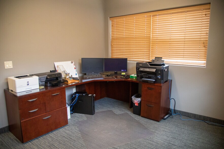 More Photos Of 1191 E Iron Eagle Dr, Eagle Loft Creative Space For Sale