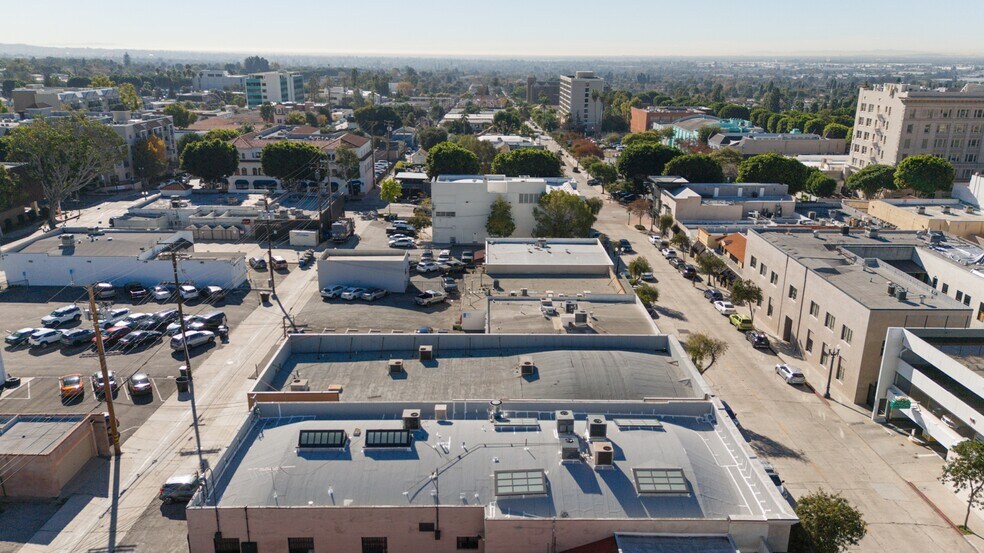 More Photos Of 6728 Bright Ave, Whittier Storefront For Sale