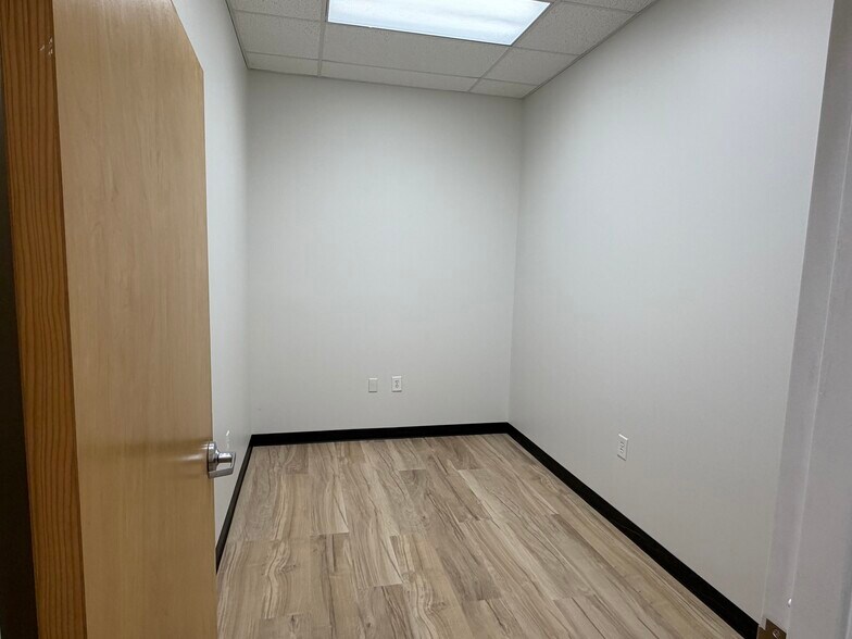 More Photos Of 3619 Richmond Hwy, Stafford Light Distribution For Sale