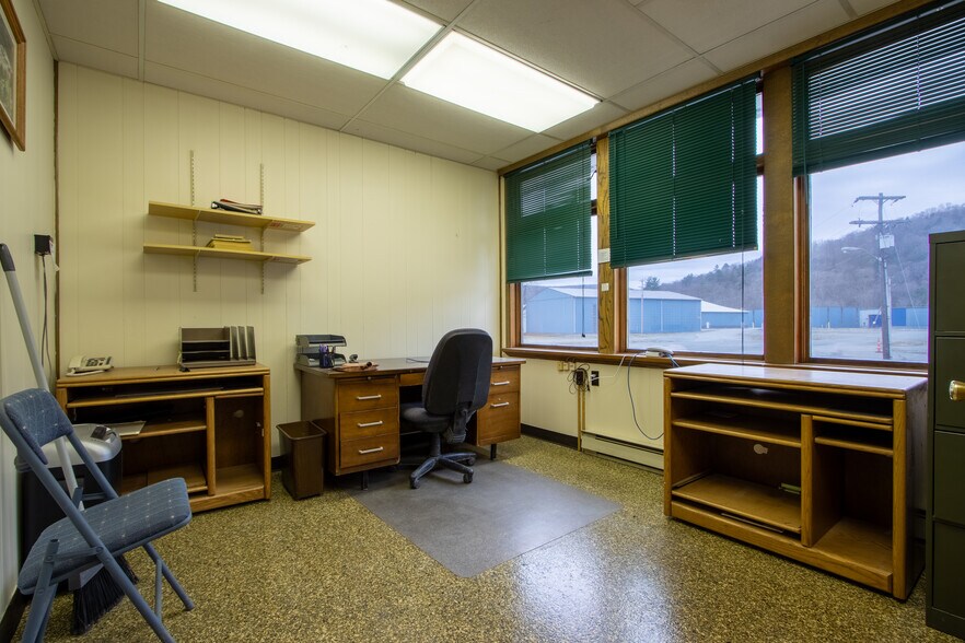 More Photos Of 158 La Barre St, Hancock Warehouse For Sale