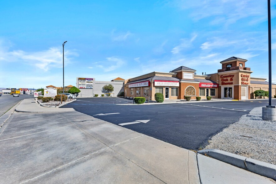 More Photos Of 12033 Mariposa Rd, Hesperia Freestanding For Lease