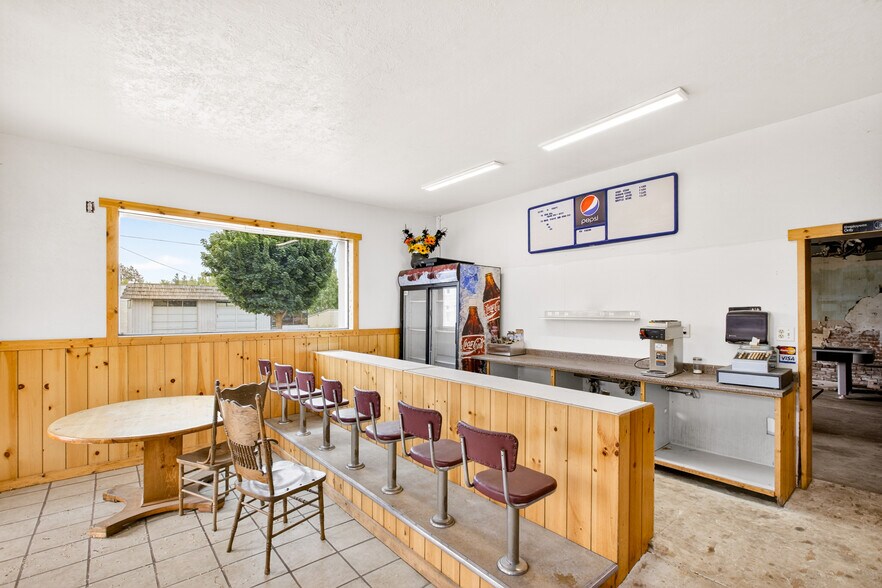More Photos Of 100 Main St, Moro Specialty For Sale