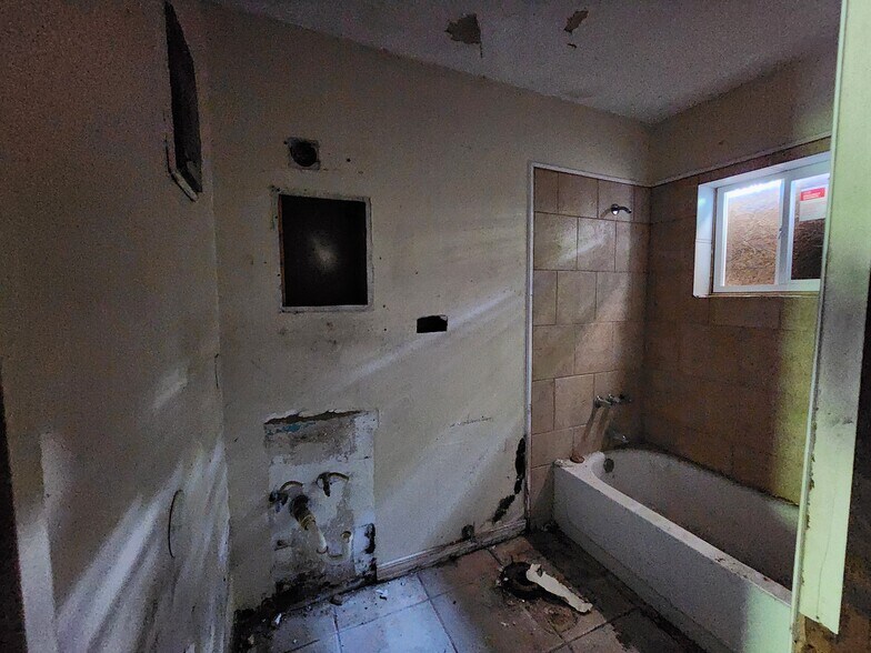 More Photos Of 3101 W Mallory St, Pensacola Apartments For Sale