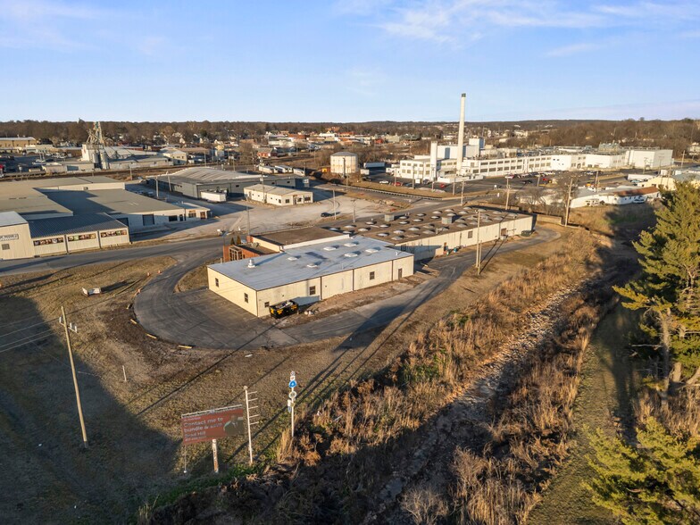 More Photos Of 115 Dairy St, Monett Industrial For Sale