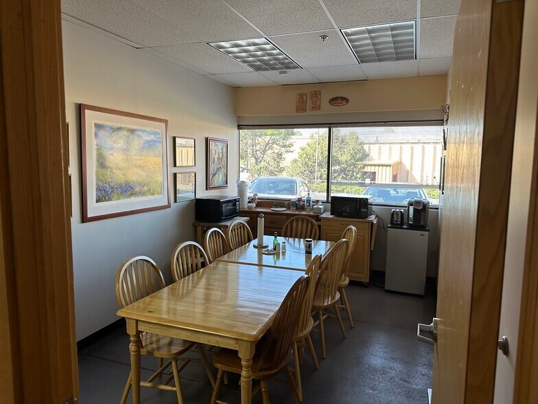 More Photos Of 8022-8042 S Grant Way, Littleton Warehouse For Lease