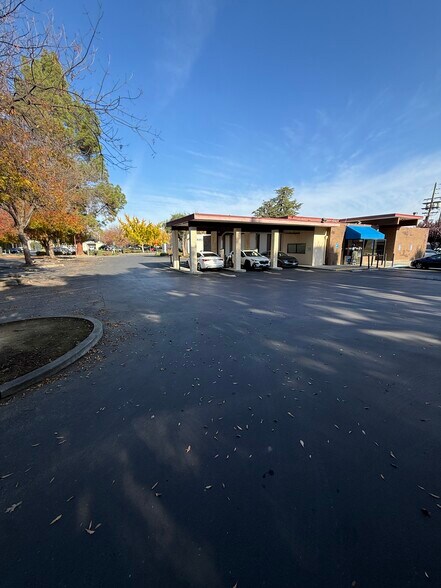 More Photos Of 186 Main St, Woodland Bank For Sale