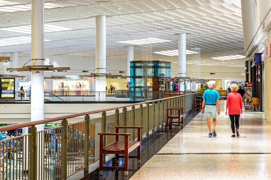 More Photos Of 18813 E 39th St, Independence Unknown For Lease