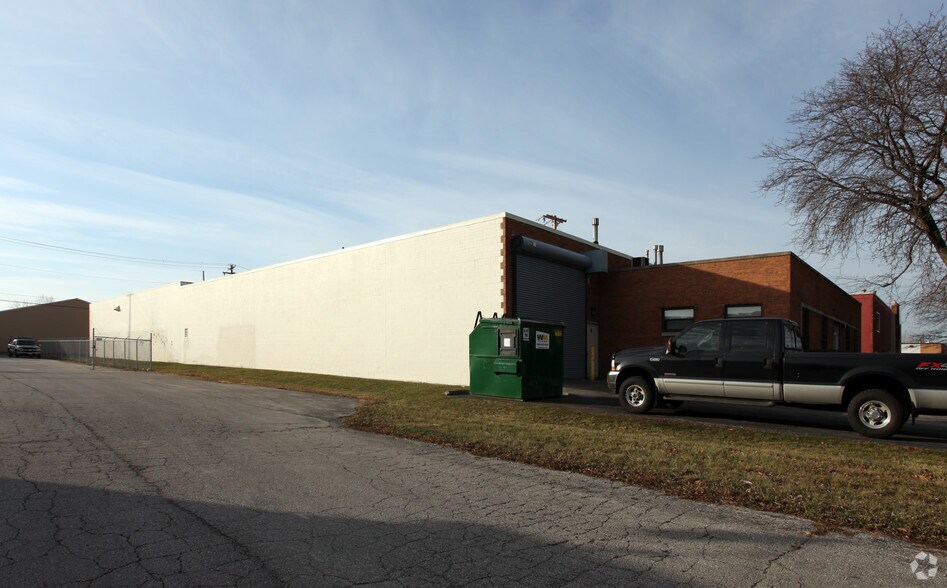 More Photos Of 1230 S Expressway Dr, Toledo Light Manufacturing For Lease