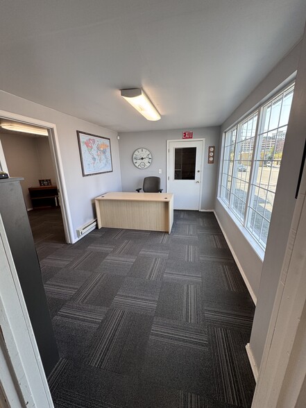 More Photos Of 2702 A St, Tacoma Warehouse For Lease