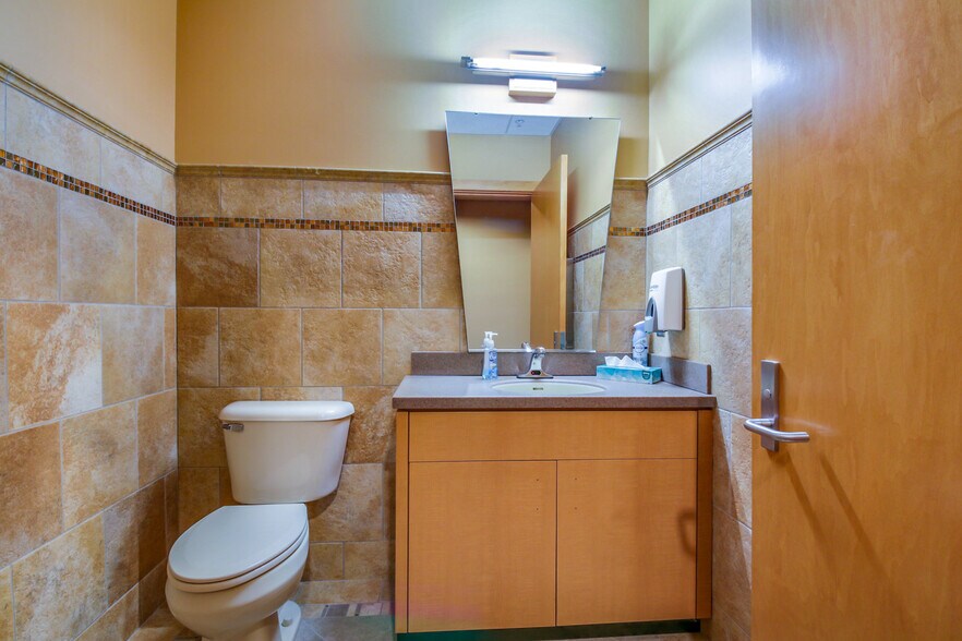 More Photos Of 659 W Hamilton Ave, Eau Claire Medical For Sale