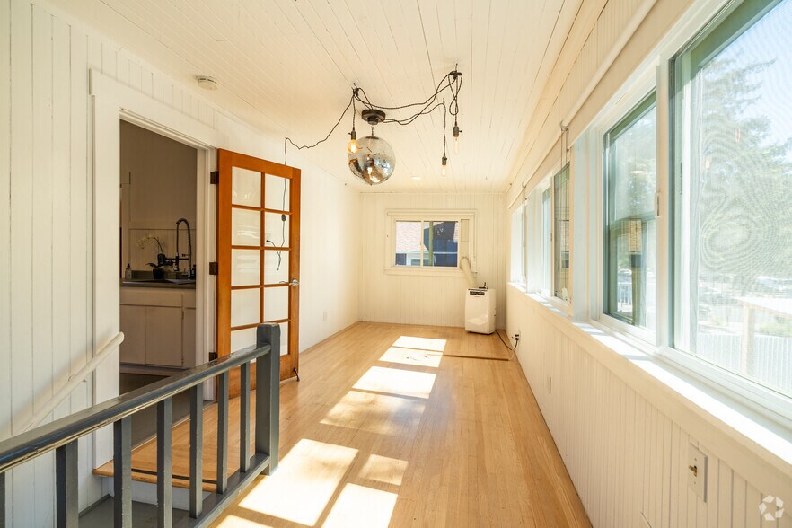 More Photos Of 611 1st St, Napa Storefront Retail Office For Sale