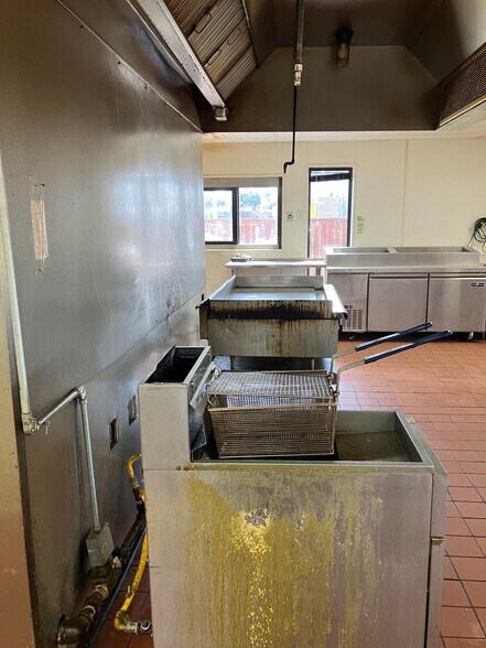 More Photos Of 2110 W 5th St, Plainview Restaurant For Sale