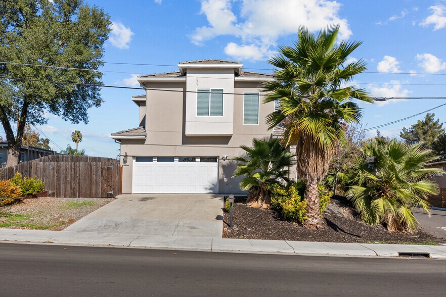 More Photos Of 5841 Del Campo Ln, Carmichael Multifamily For Sale