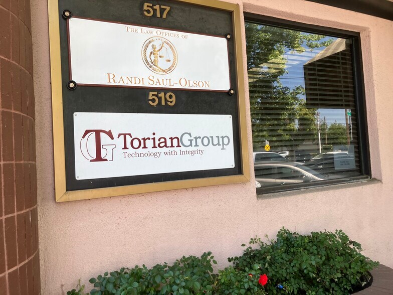 More Photos Of 513-519 W Center St, Visalia Coworking Space