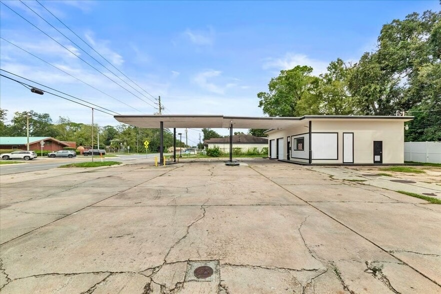 More Photos Of 749 S Edgewood Ave, Jacksonville Auto Repair For Sale
