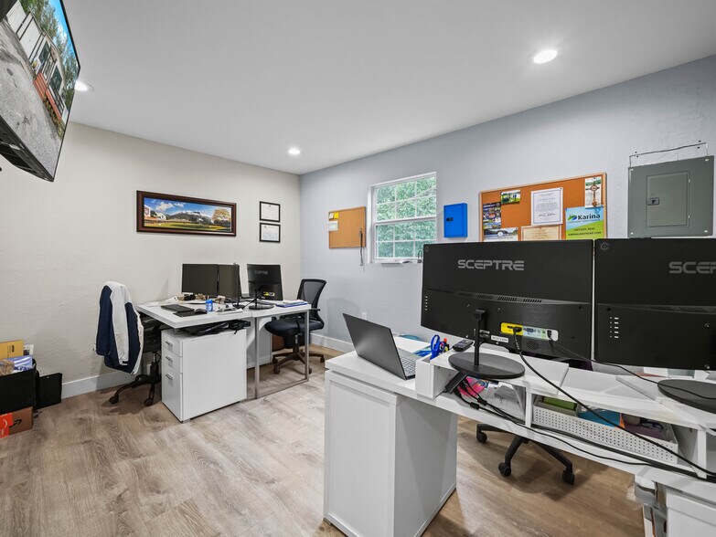 More Photos Of 1420 Seminola Blvd, Casselberry Industrial For Sale