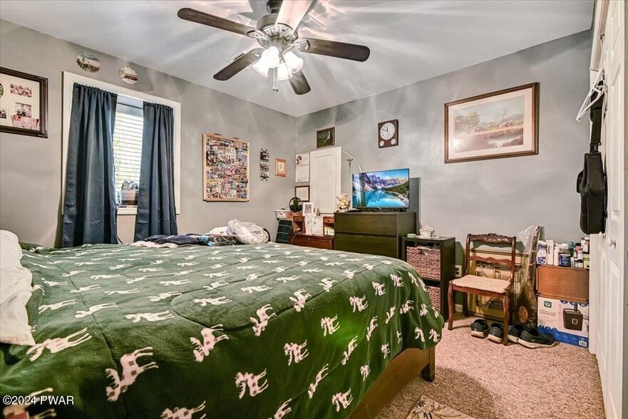 More Photos Of 186 Ledgedale Rd, Lake Ariel Apartments For Sale