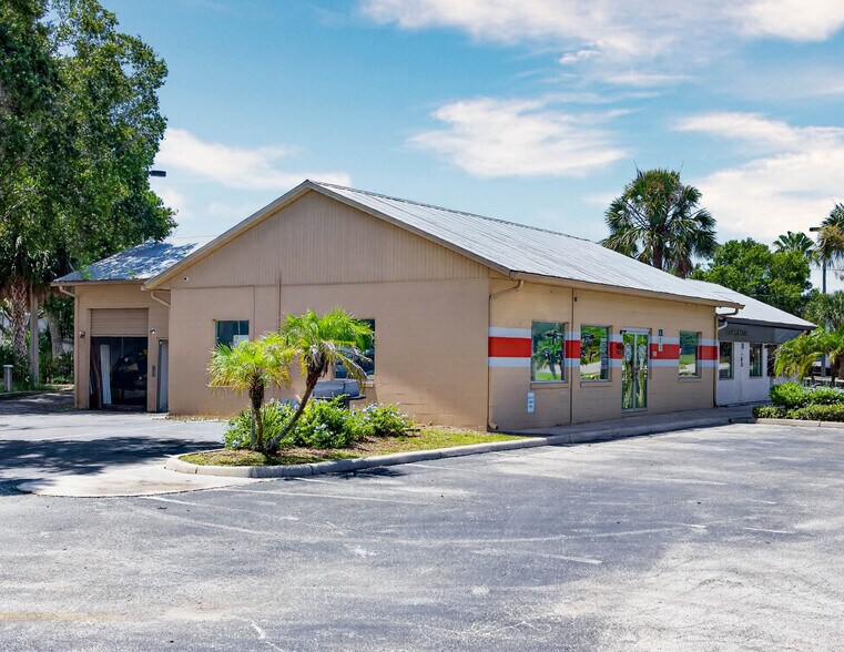 More Photos Of 4185 S Orlando Dr, Sanford Freestanding For Lease