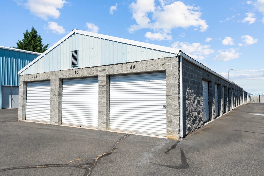 More Photos Of 1006 S Pacific Hwy, Talent Self Storage For Sale