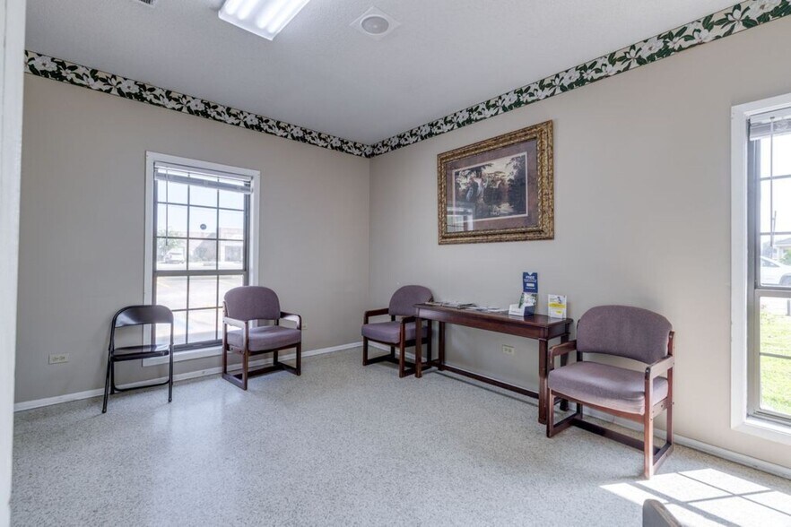 More Photos Of 161 Christian Dr, Rayville Medical For Sale