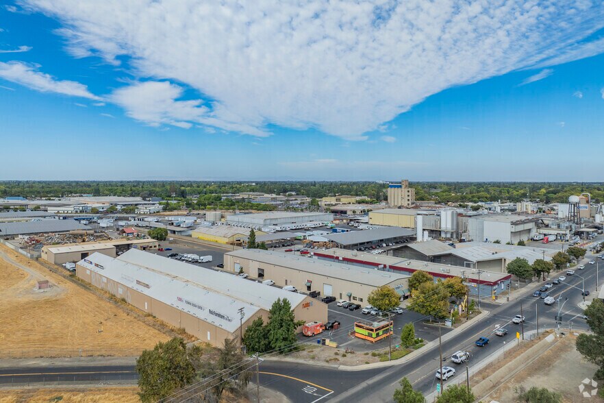 More Photos Of 615-621 Kansas Ave, Modesto Light Distribution For Lease