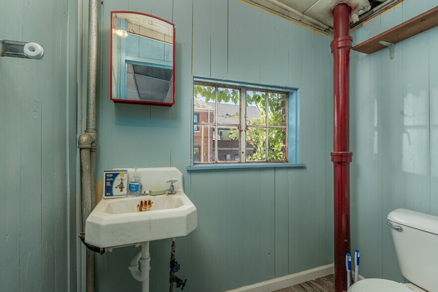 More Photos Of 250-252 Xenia Ave, Yellow Springs Storefront Retail Residential For Sale