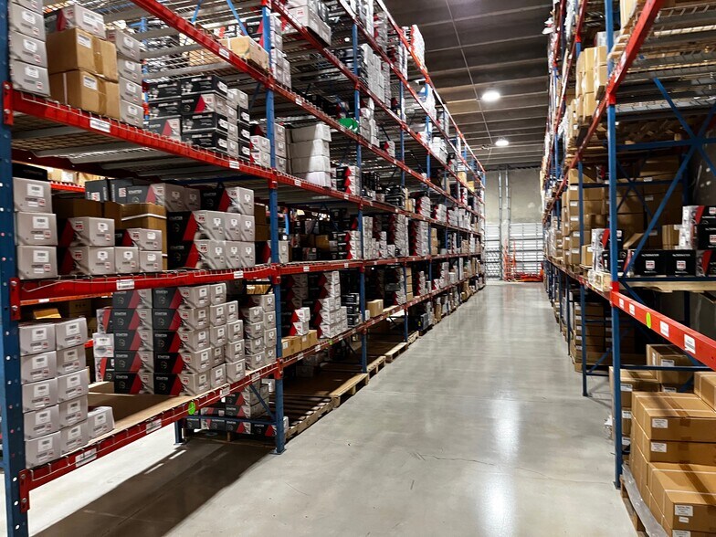 More Photos Of 7851-7863 NW 46th St, Doral Warehouse For Lease