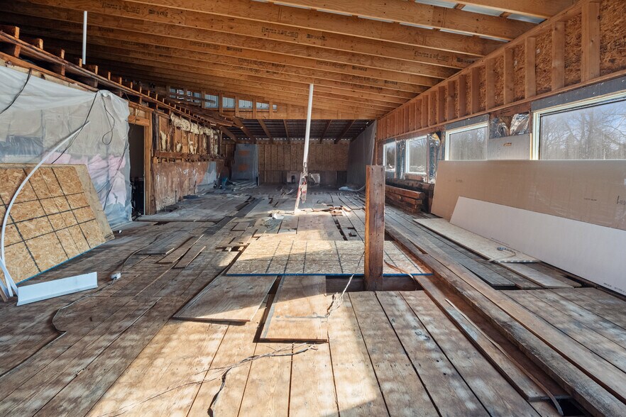 More Photos Of 5346 Canal St, Durhamville Storefront Retail Residential For Sale
