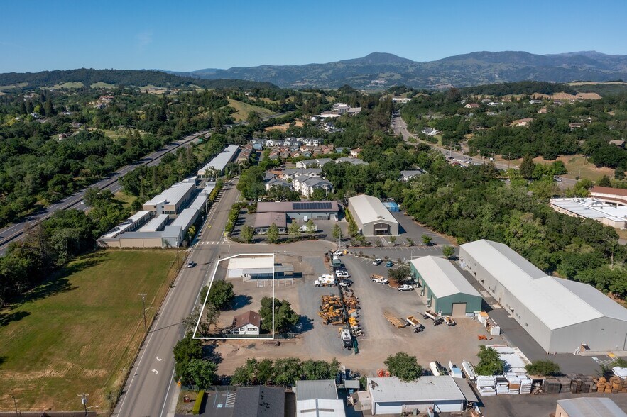 More Photos Of 1480 Grove St, Healdsburg Office For Lease