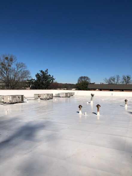 Primary Photo Of 2855 Candler Rd, Decatur Medical For Sale